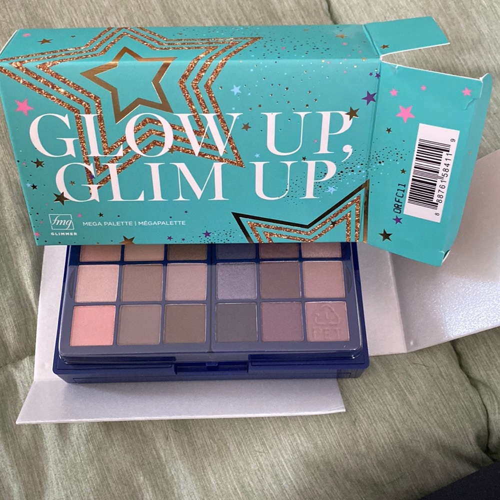 Glow up Avon makeup pallet